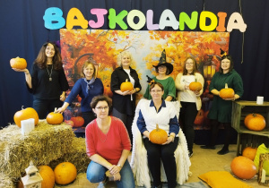 Pracownice Bajkolandii w jesiennej scenerii