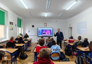 Spotkanie uczniów z przedstawicielami Izby Administracji Skarbowej z Łodzi