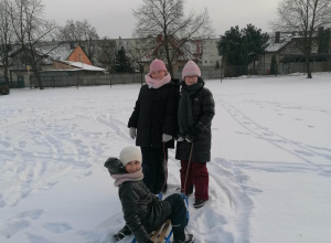 Z Calineczką na sanki, koledzy i koleżanki!