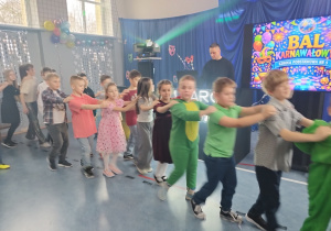 Bajkoludki podczas zabawy