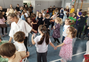 Bajkoludki podczas zabawy