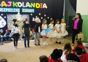 Pani wicedyrektor składa życzenia