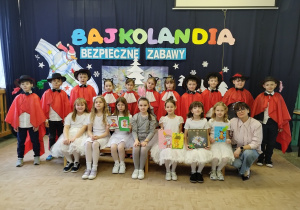 Pamiątkowe zdjęcie klasy drugiej