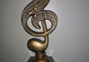 Statuetka dla zespołu Piano za zajęcie 1 miejsca.jpg