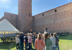 Klasa IIa i IIb na zamku w Łęczycy