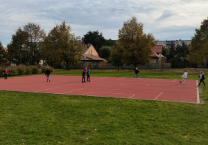 Lekcja na boisku szkolnym