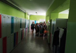 Uczniowie klas III zwiedzają Piątkolandię.