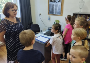 Smerfy z wizytą u pani dyrektor