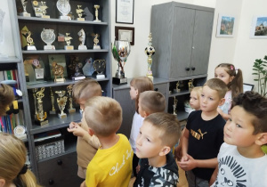 Smerfy z wizytą u pani dyrektor