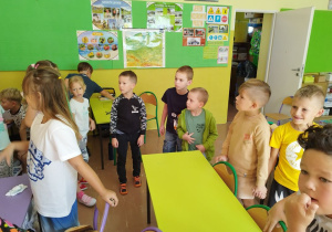 Smerfy z wizytą u Calineczki