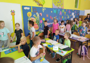 Smerfy z wizytą u Calineczki