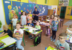 Smerfy z wizytą u Calineczki
