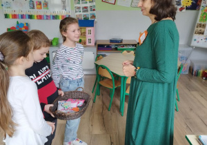 Życzenia dla pracowników szkoły
