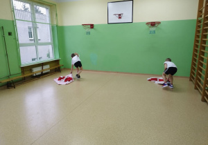 Wyścigi z czapkami Mikołaja