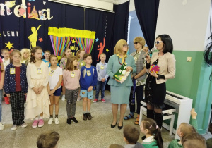 Pani dziękuje uczestnikom konkursu