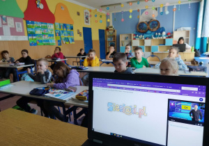 Uczniowie podczas lekcji online