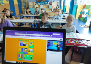 Uczniowie podczas lekcji online