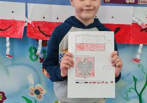 Dzieci prezentują swoje prace