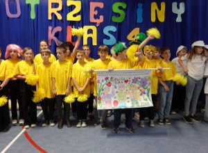 Otrzęsiny klas 4 oraz zabawa Andrzejkowa