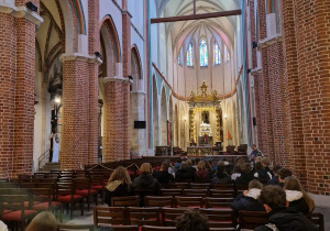 Dzieci w katedrze Gnieźnieńskiej