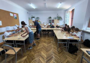 Uczestnicy warsztatów „Czekoladowa planeta – podróż do krainy słodkości”