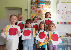 Zwycięzcy konkursu na najpiękniejsze jabłko.