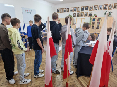 Wybory do Młodzieżowej Rady Miejskiej w Ozorkowie w SP 5 Wybory do Młodzieżowej Rady Miejskiej w Ozorkowie w SP 5