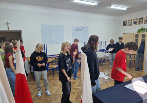 Głosowanie uczniów do do Młodzieżowej Rady Miejskiej w Ozorkowie