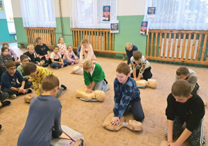 Resuscytacja krążeniowo - oddechowa w wykonaniu uczniów klas 3