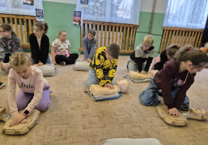 Resuscytacja krążeniowo - oddechowa w wykonaniu uczniów klas 3