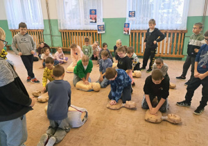 Resuscytacja krążeniowo - oddechowa w wykonaniu uczniów klas 3