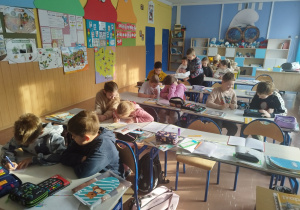 Smerfy z klasy 3b podczas Dnia Tabliczki Mnożenia