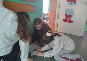 Smerfy z klasy 3b podczas Dnia Tabliczki Mnożenia