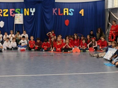 Otrzęsiny klas 4 i dyskoteka andrzejkowa