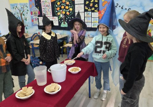 Antosia wypowiada zaklęcie.