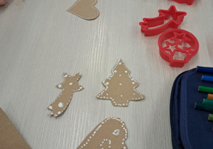 Kilka gotowych pierniczków