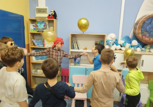 Zabawa z balonikami w grupach