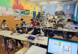 Uczniowie podczas pracy
