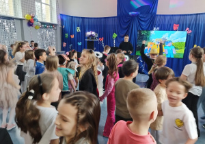 Bajkoludki podczas zabawy