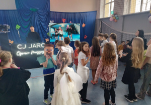 Bajkoludki podczas zabawy