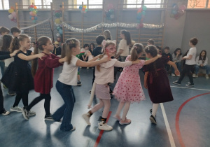 Bajkoludki podczas zabawy