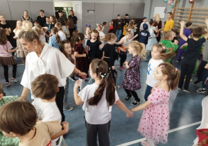 Bajkoludki podczas zabawy