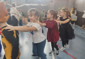 Bajkoludki podczas zabawy