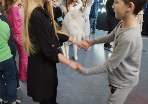 Bajkoludki podczas zabawy