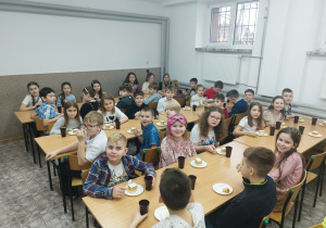 Poczęstunek dla klas trzecich