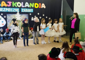 Pani wicedyrektor składa życzenia