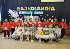 Pamiątkowe zdjęcie klasy drugiej