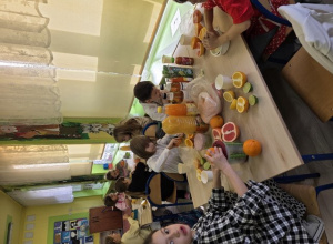 "Owocowa środa" w Bajkolandii