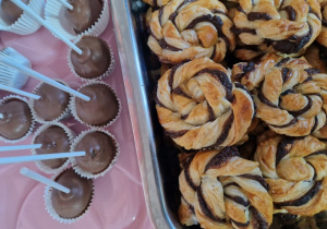 Ciastka francuskie i cakepopsy