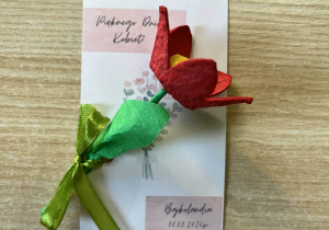 Kwiatek z życzeniami